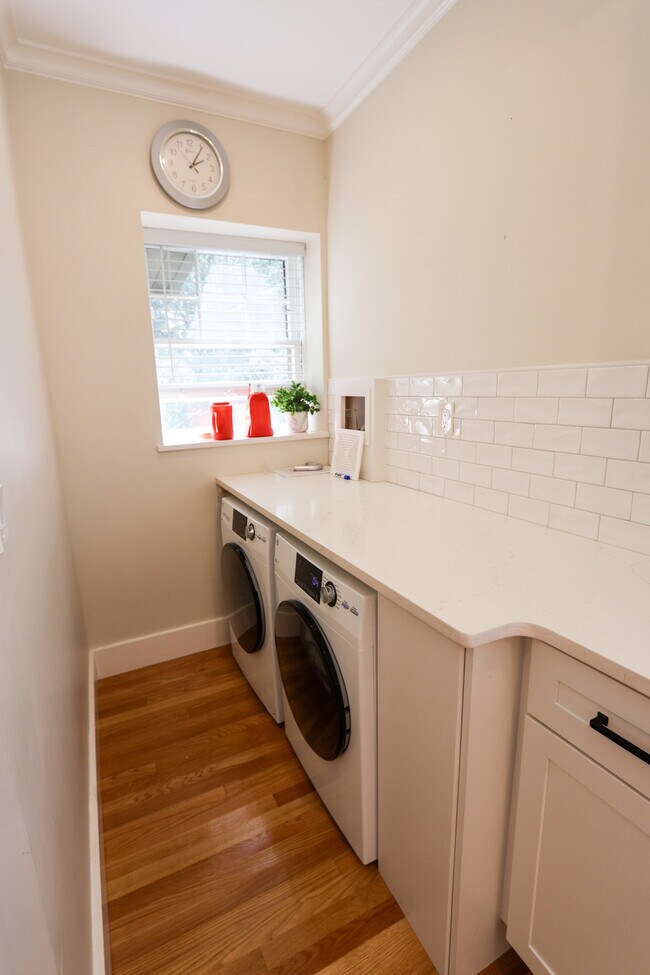 Building Photo - 241 Savin Hill Ave