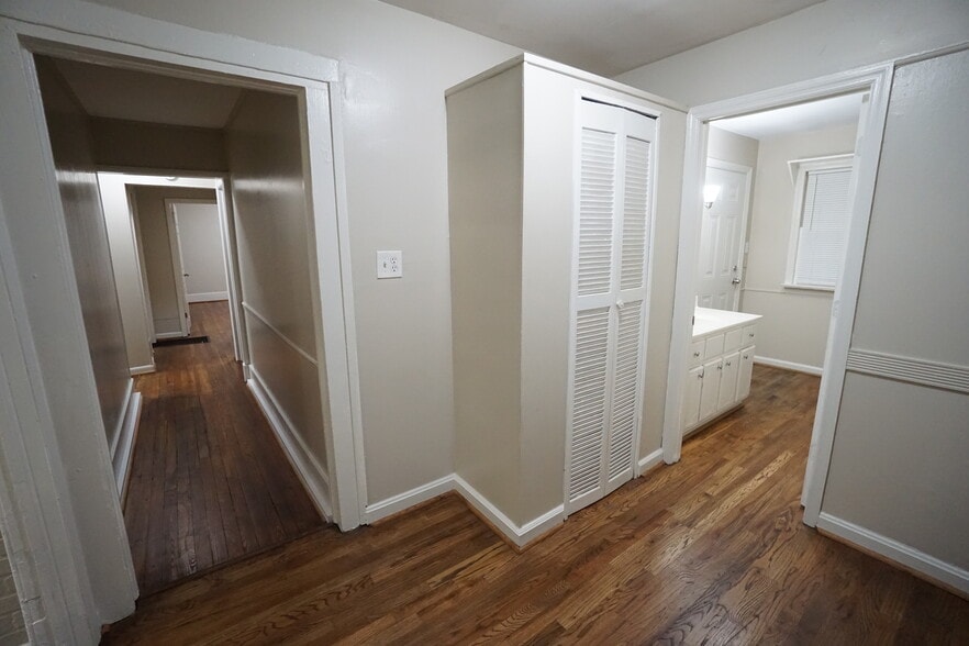 Building Photo - 1194 Birmingham St