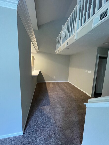 Building Photo - 10755 Ruckle St