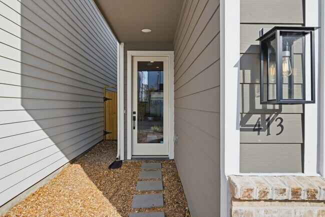 Building Photo - 413 Stonework Garden Ln