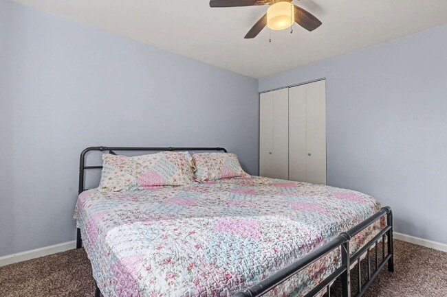 Building Photo - 695 Calle Entrada