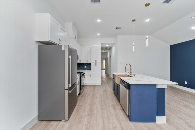 Building Photo - 9005 Nyssa St