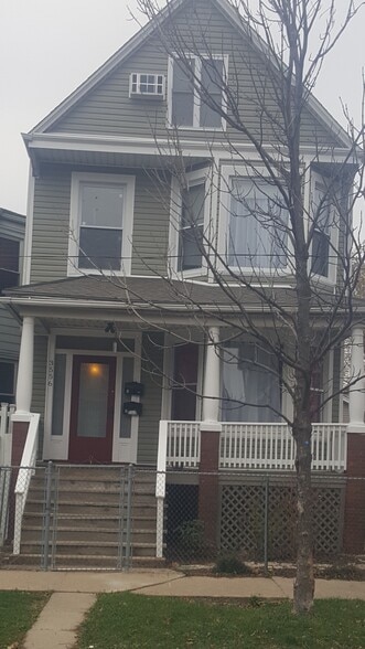 Bldg front - 3556 W Medill Ave