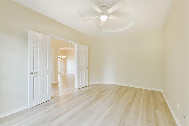 Building Photo - 11918 Mariposa Canyon Dr