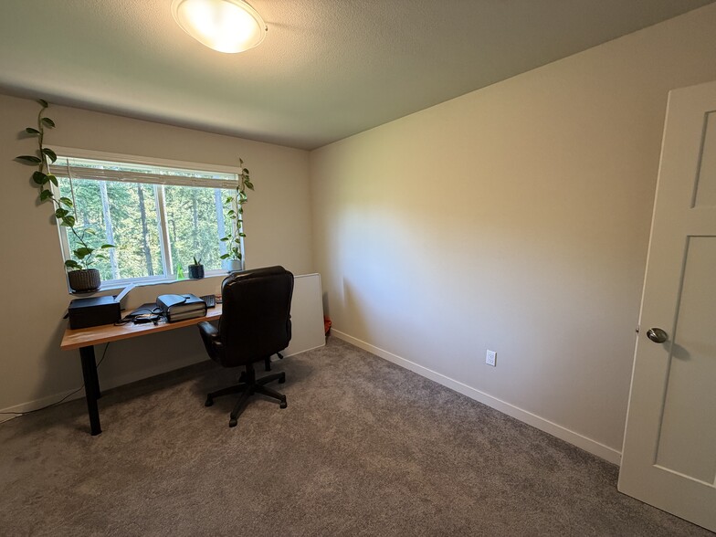 Building Photo - 23640 SW Vermillion Dr