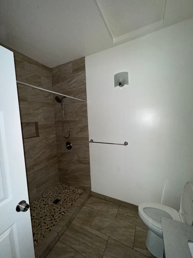 Building Photo - Oceanview Home