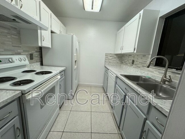 Building Photo - 2304 Inagua Way