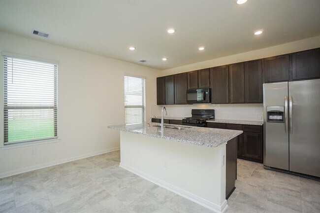 Building Photo - 4615 Sabine Creek Way