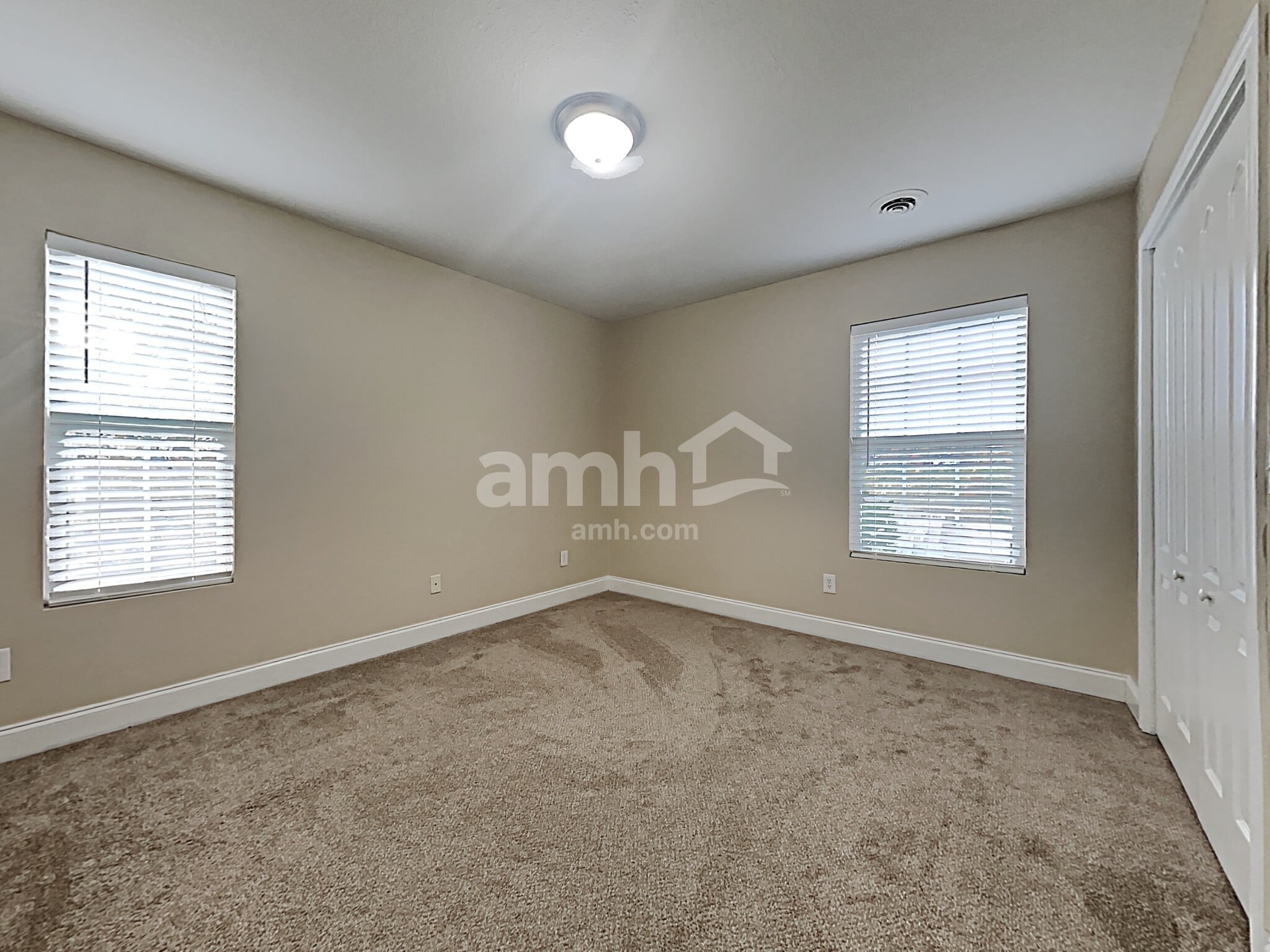 Building Photo - 8123 Chestnut Hill Ln