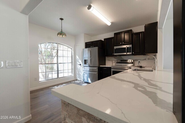 Building Photo - 3424 W Thude Dr