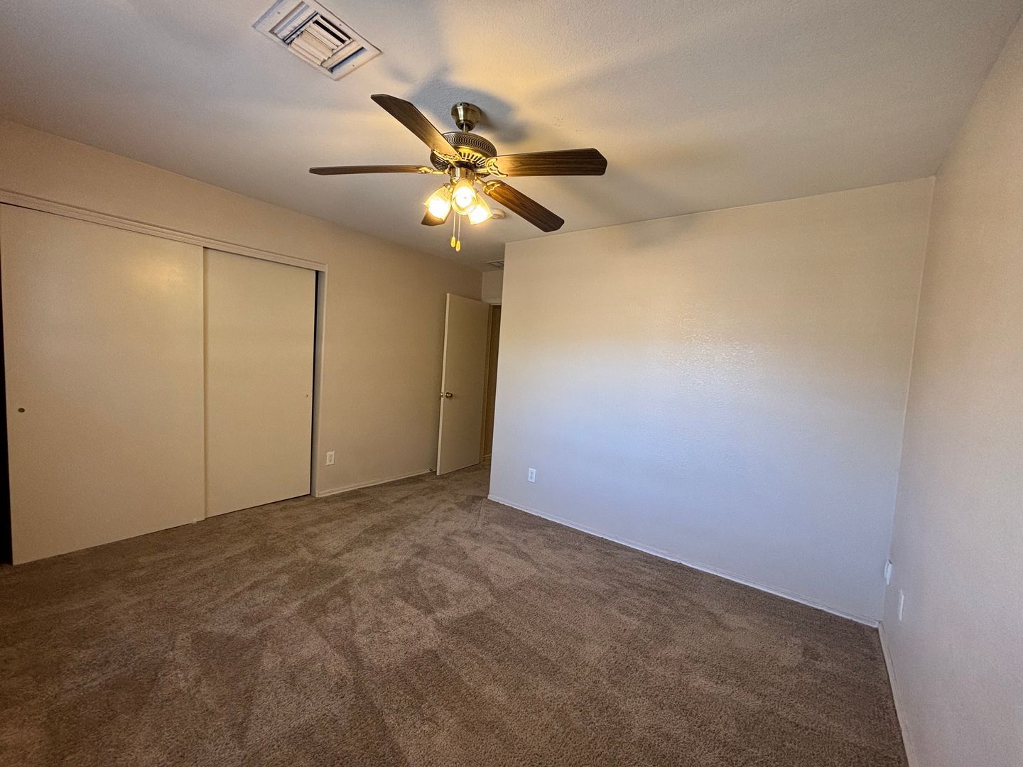 Building Photo - 1257 E Weimer Cir