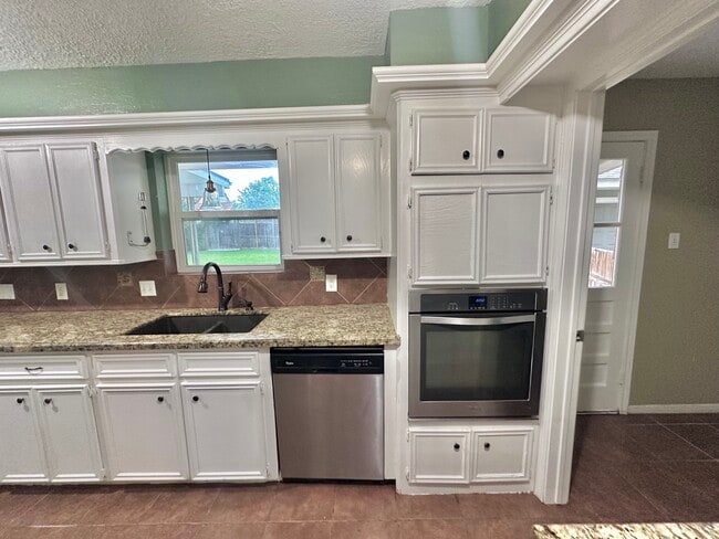 Building Photo - 17502 Cassina Dr