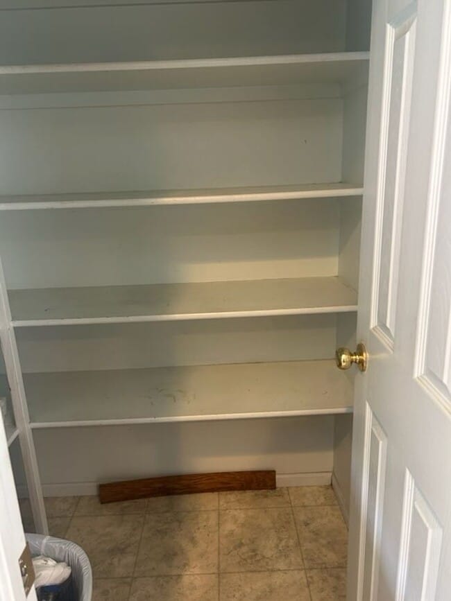 Building Photo - 50483 US-6