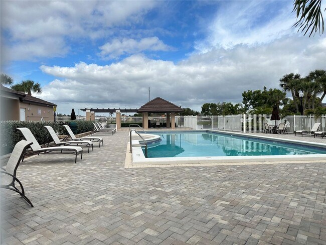 Building Photo - 8228 NW 199th Ter