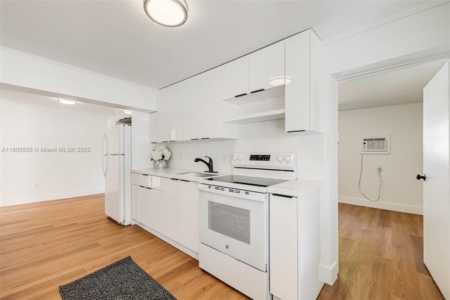 Building Photo - 1610 NW 33rd Ave