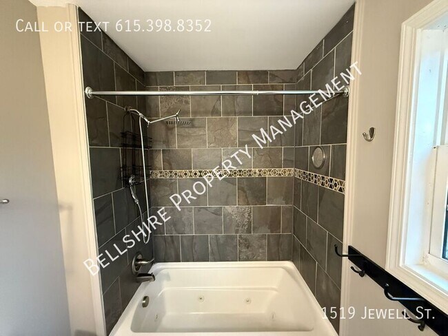 Building Photo - 1519 Jewel St