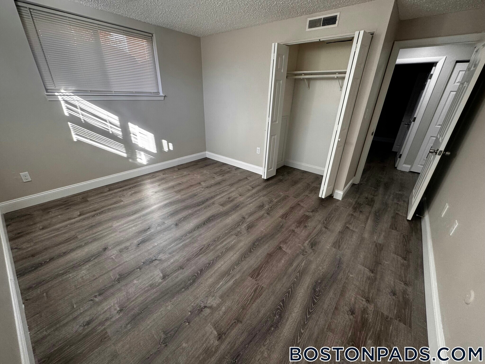 Building Photo - 148 Stevens St