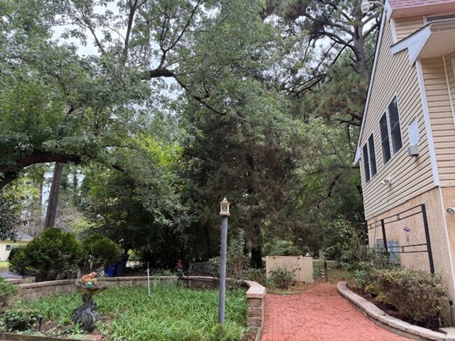 Building Photo - Potomac View