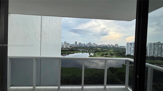 Building Photo - 3675 N Country Club Dr