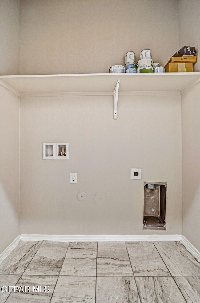 Building Photo - 714 HC Gilbert Minjares Dr