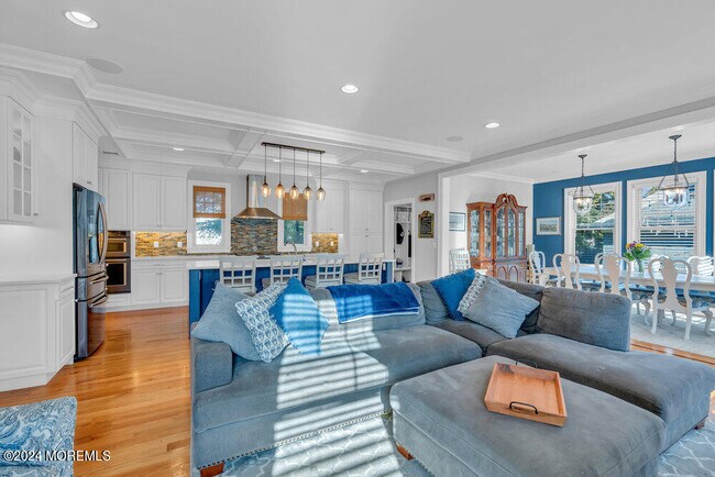 Building Photo - 300 Salem Ave