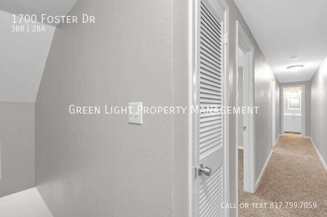 Building Photo - 1700 Foster Dr