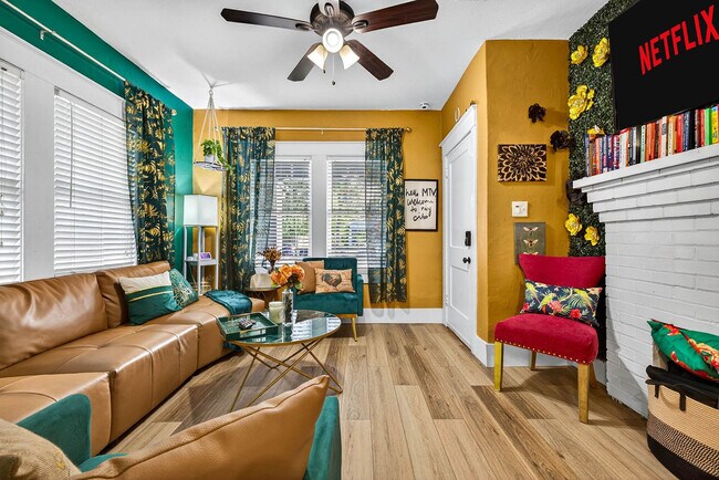 Building Photo - 5901 N Ola Ave