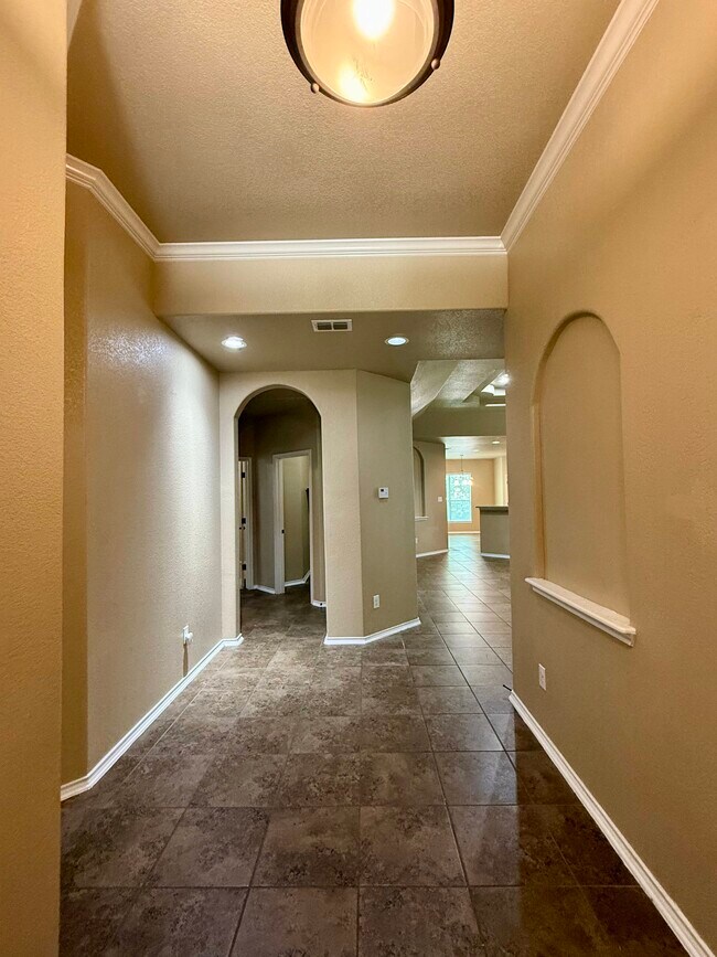 Building Photo - 8018 Grissom Crest