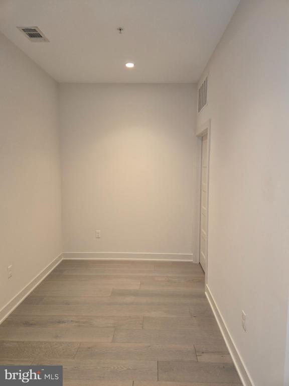Building Photo - 575 S Goddard Blvd