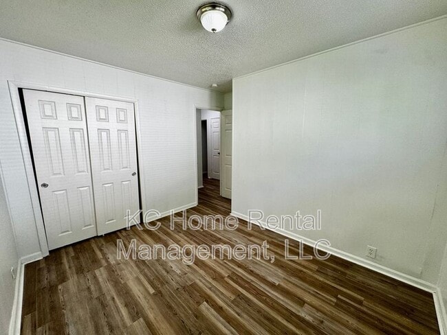 Building Photo - 7507 E 108th St