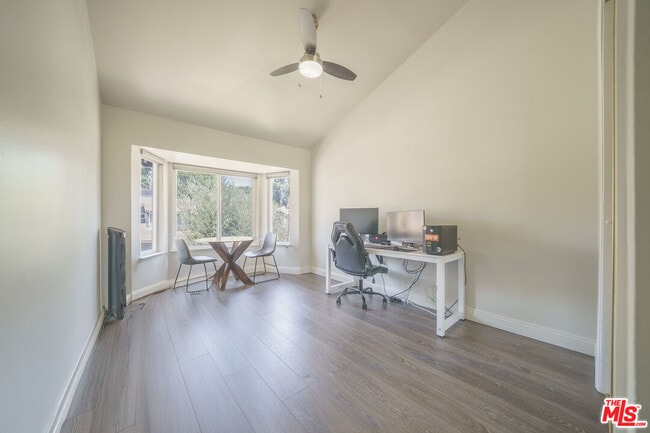 Building Photo - 2040 Woodbriar Ct