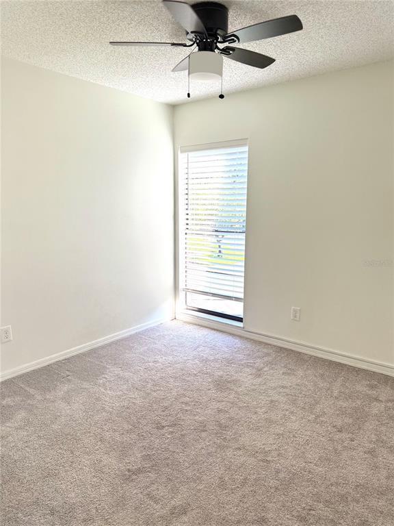 Building Photo - 15423 W Pond Woods Dr