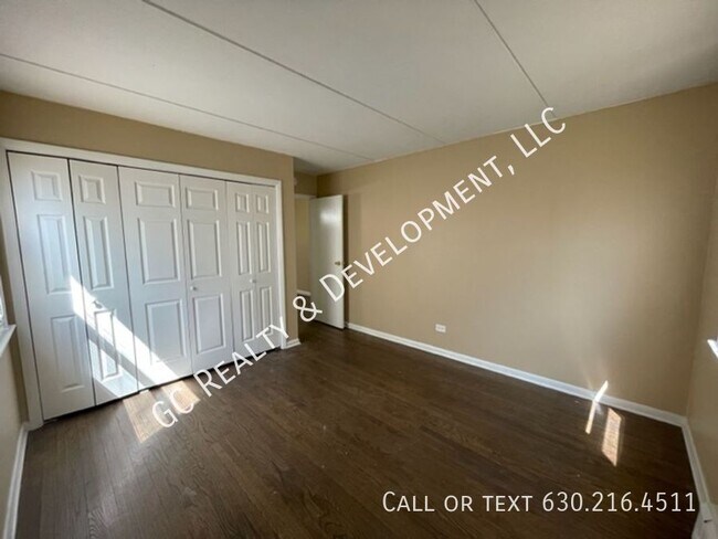 Building Photo - 255 Uteg St