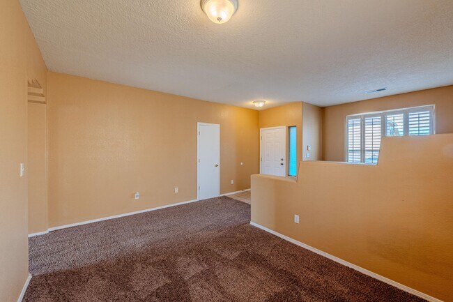 Building Photo - 10416 Rosefinch Dr NW