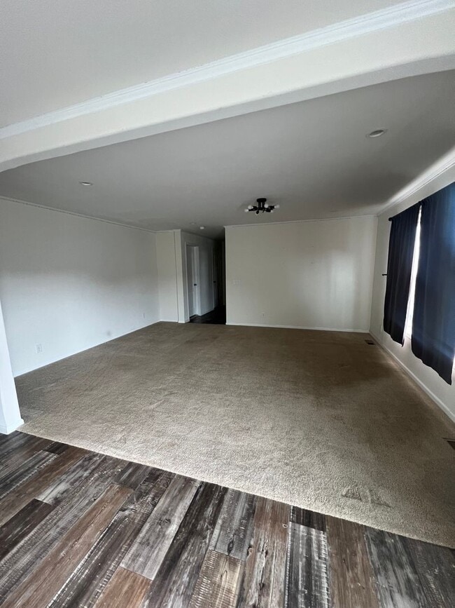 Building Photo - Horse Property