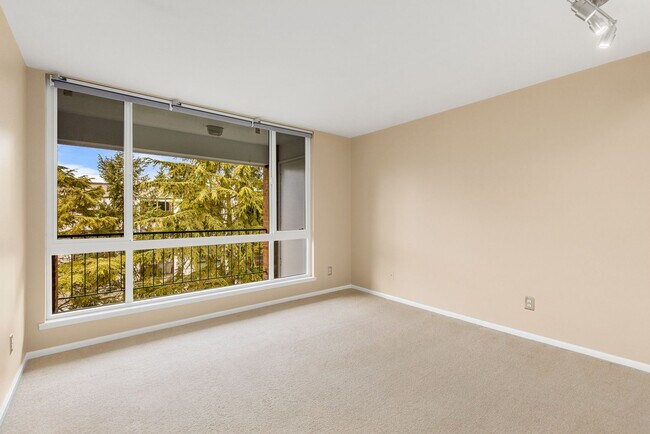 Building Photo - Waterfront Serenity: 1 Bedroom 1 Bathroom Luxury Living with Dock Access