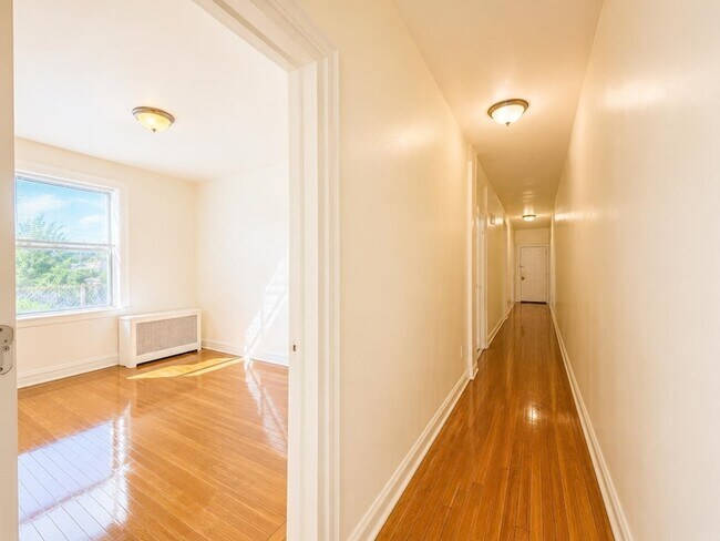 Building Photo - 429 Fairmount Ave