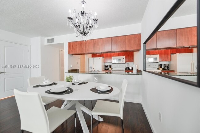 Building Photo - 1200 Brickell Bay Dr