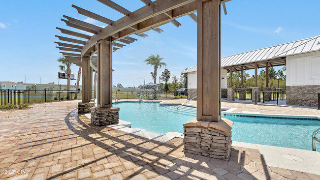 Building Photo - 7590 Shadow Lake Dr