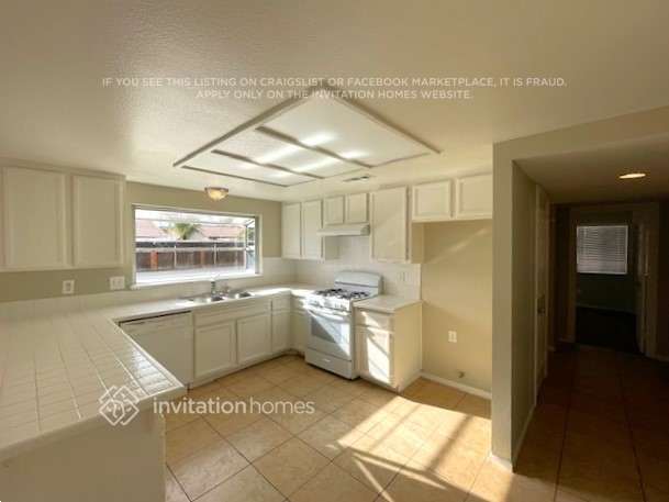 Building Photo - 13115 Sunbird Dr