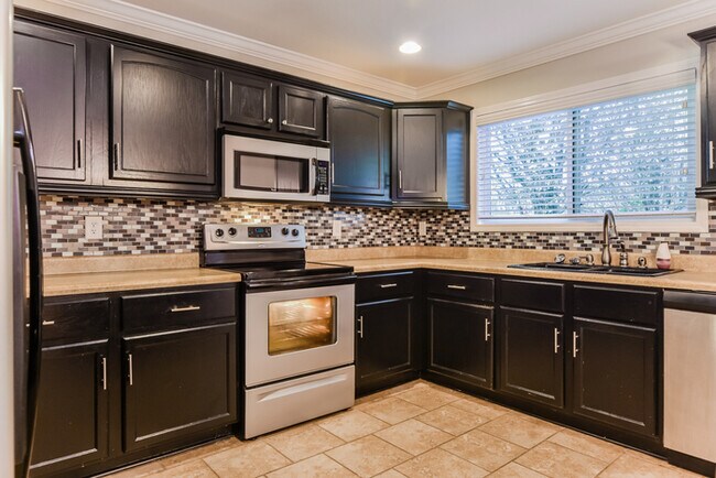 Building Photo - Beautiful 3 Bedroom Home in Owens Cross Roads, AL