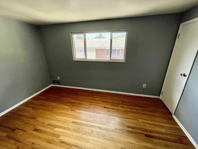 Building Photo - 440 Brierly Ln