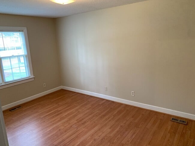 Building Photo - 3 Bedroom House-Nash Co