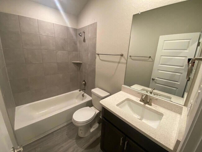 Building Photo - 10301 Mager Ln