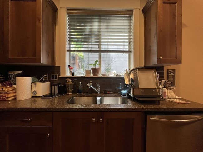 Building Photo - Bright and Modern North Portland Living with Three Bedrooms, Laundry Room & Attached Garage