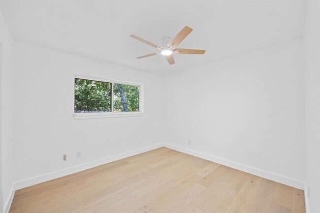 Building Photo - 1905 Cedar Ridge Dr