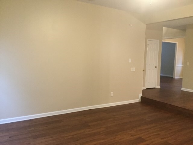 Building Photo - 3846 Pauline Ln