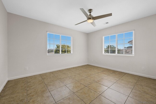 Building Photo - 1749 Dahlia Ave