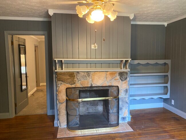 Primary Photo - 206 Griffith St