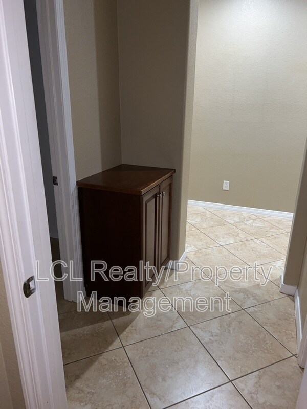 Building Photo - 30364 Skipstone Way